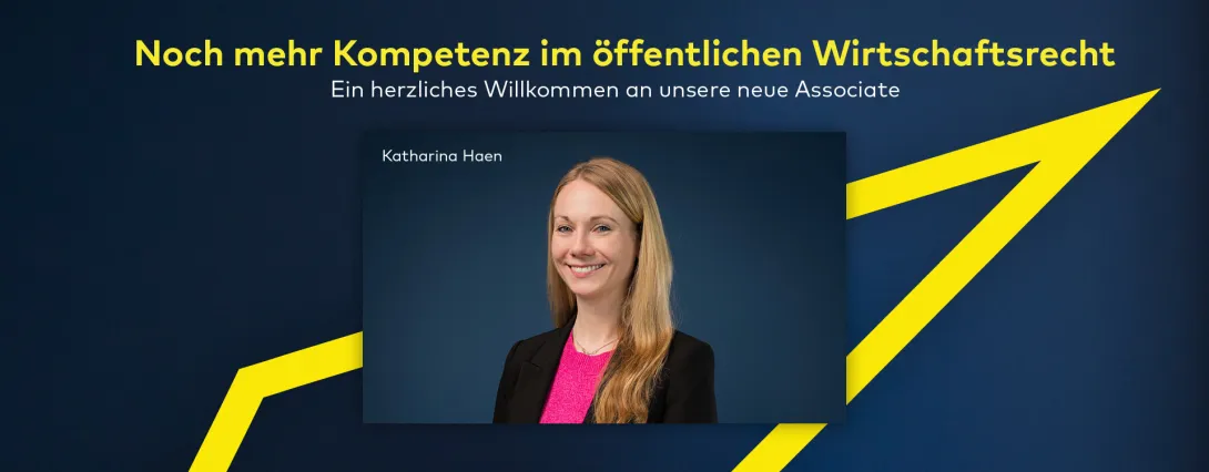 Grafik mit Begrüßungsbanner für eine neue Associate. In der Mitte ein Porträt von Katharina Haen, die lächelnd vor einem blauen Hintergrund steht. Gelbe grafische Linien verlaufen dynamisch über den Hintergrund.